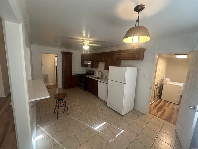 Foto del edificio - 6709 Hindman Pk Wy