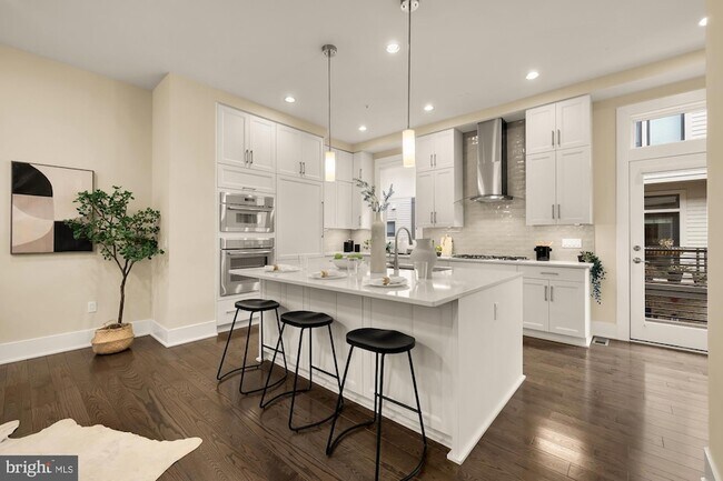 Building Photo - 153 Winsome Cir