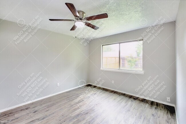 Building Photo - 3 br, 2 bath House - 15327 N Silver Green Dr