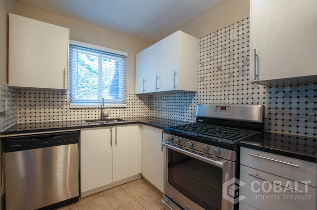 Photo - 767 Greenwood Ave Ne Apartment