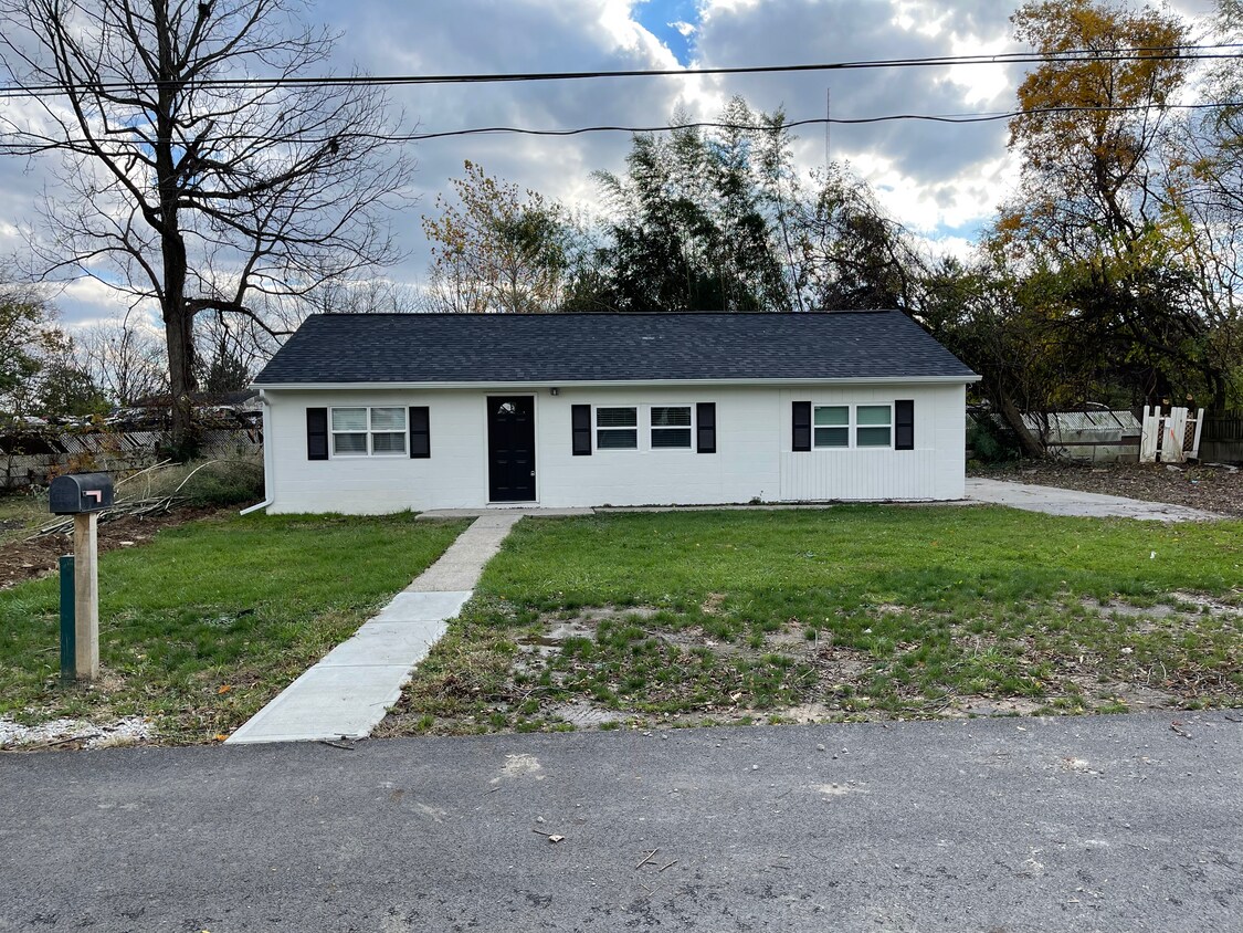 Foto principal - 1855 Tanis Dr