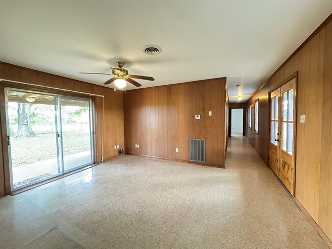 Foto del edificio - 4902 Mill Creek Rd