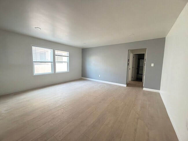 Foto del edificio - 2400 Del Mar Ave
