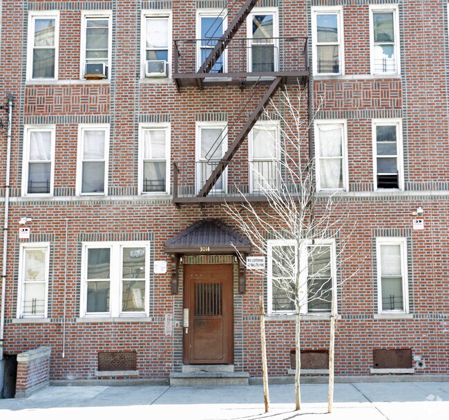 Building Photo - 3014 Holland