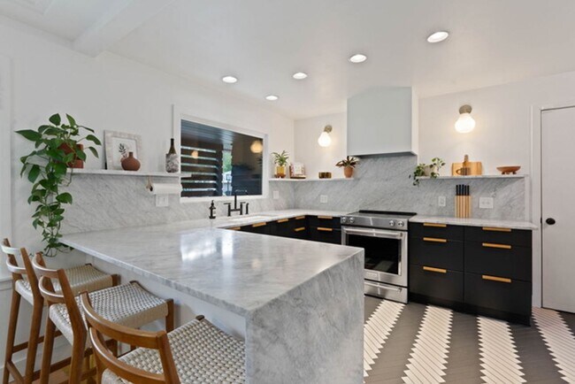 Foto del edificio - Beautiful Single Family Home!