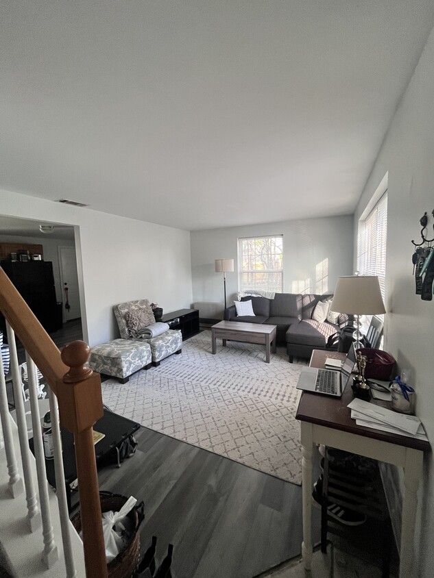 Living Room 1 of 3 pics - 51 Mitton St