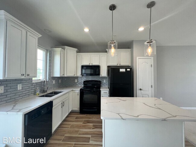 Building Photo - 2 br, 2.5 bath House - 708 Margaret Pl