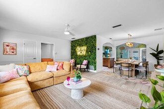 Building Photo - 1121 19th St SW