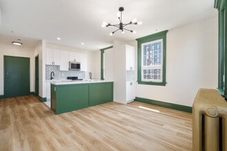 Building Photo - 72 James St N