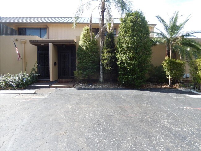 Foto del edificio - 16000 Kilmarnock Dr