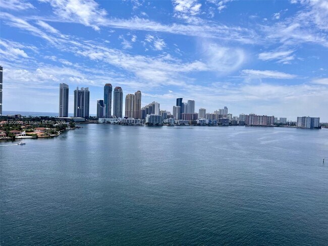 Foto del edificio - 3600 Mystic Pointe Dr