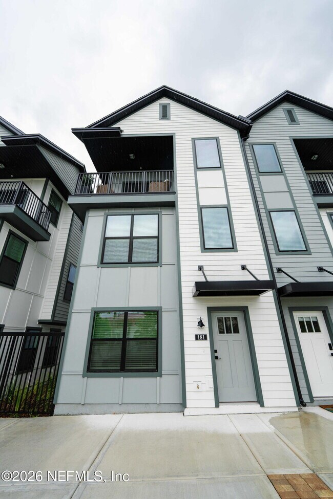 Foto del edificio - 181 Barstow Pl