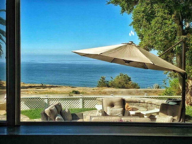 View from Living Room over patio deck - 15363 Vía De Las Olas