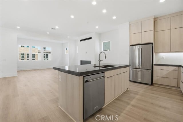 Foto del edificio - 8 Remy Ln