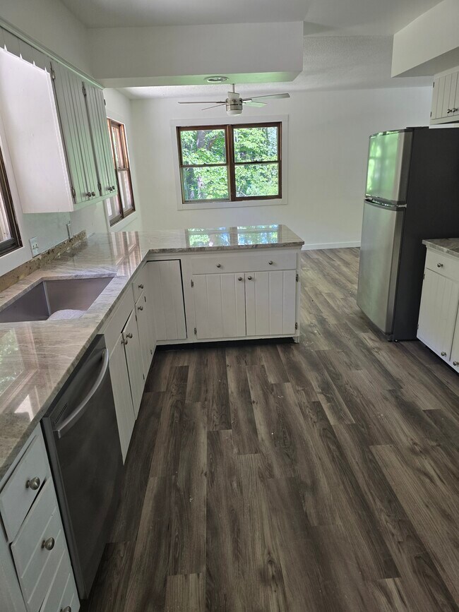Cocina - 16265 Port Sheldon St