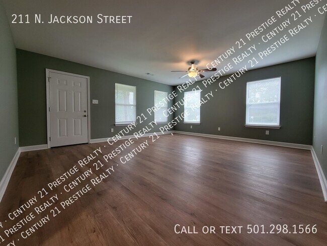 Foto del edificio - 211 N Jackson St