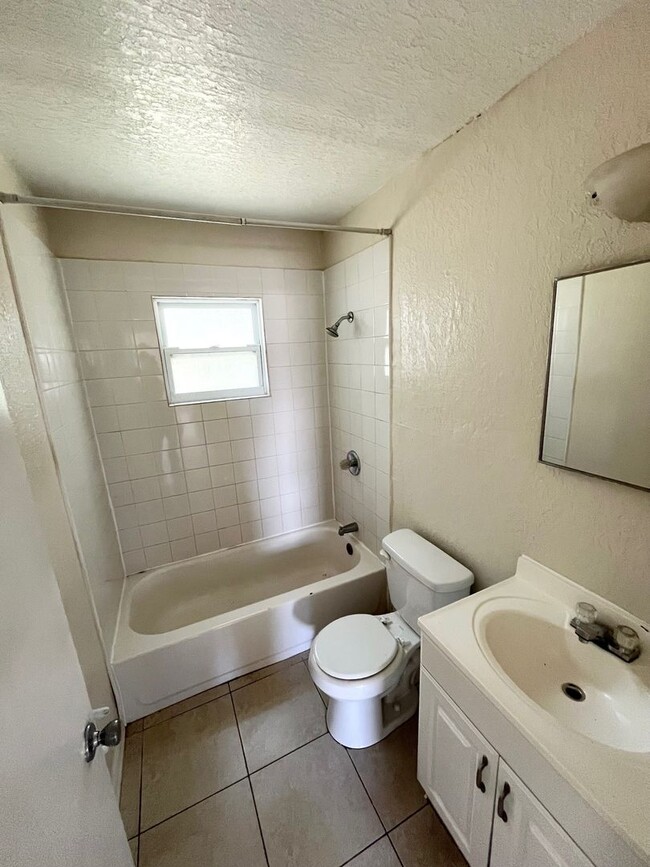 Building Photo - Nice 3BR/1BA Home Dade City, FL