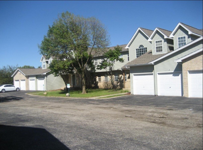 Primary Photo - 311 Village Creek Dr
