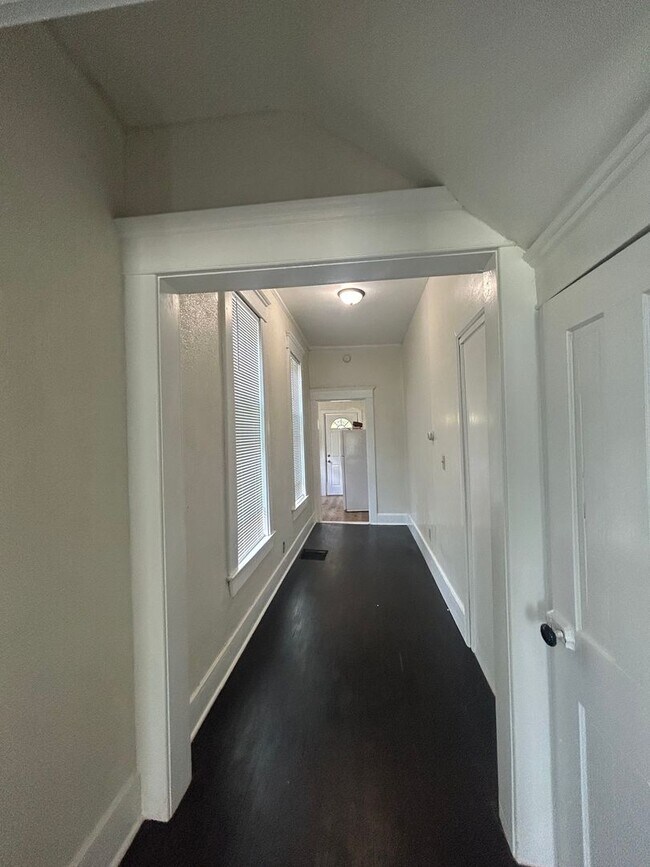 Foto del edificio - 1406 W Main St