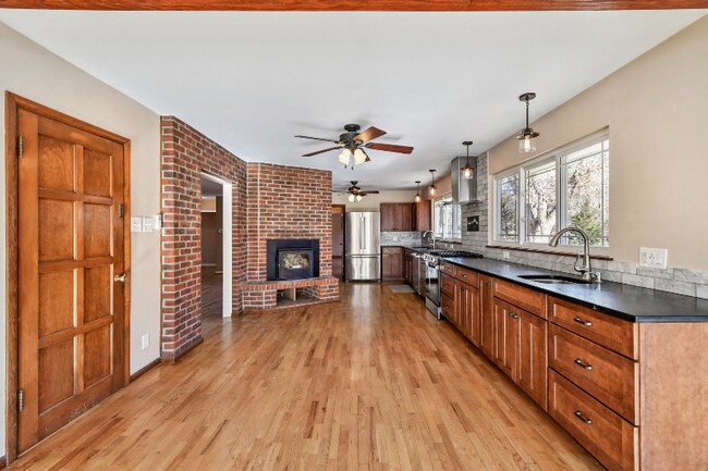 Foto del edificio - 2550 S Dahlia St