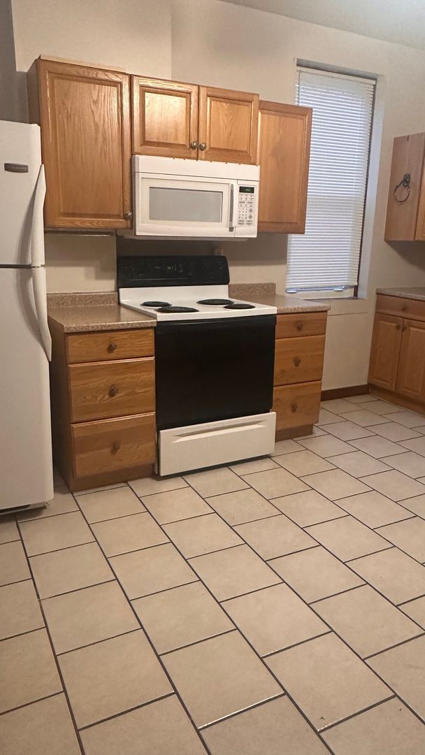 Building Photo - 4666-68 Rosa