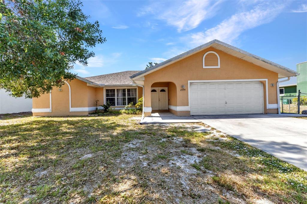 Foto principal - 23399 McCandless Ave