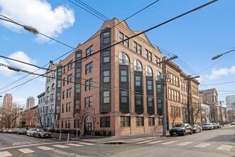 Building Photo - 227 4th St