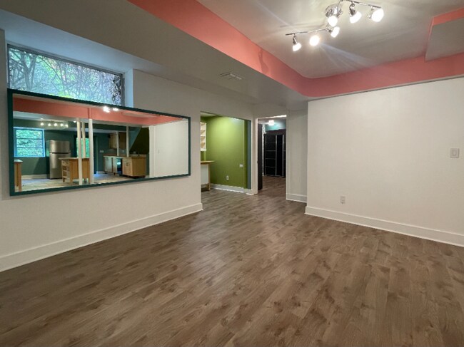 Building Photo - 550 Ponce De Leon Manor NE