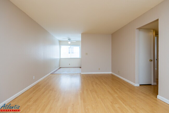 Building Photo - 935 Pomeroy Ave