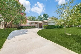 Building Photo - 10722 Lathrop Dr