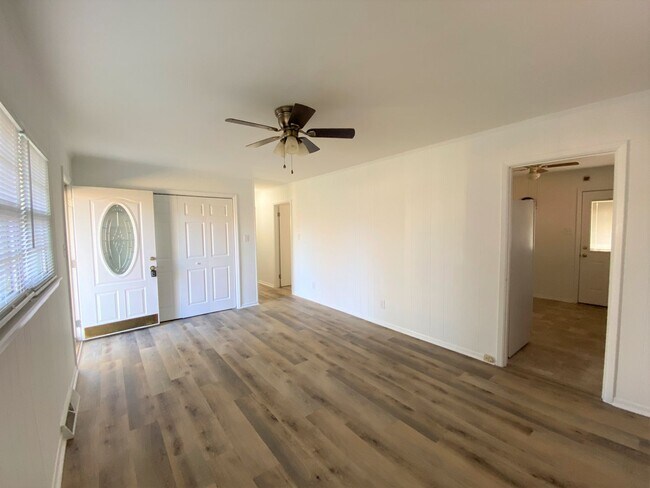 Foto del edificio - ~~ Cute 3-bedroom Brick Ranch located in B...