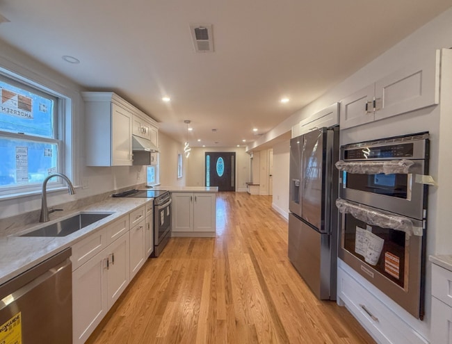 Building Photo - 405 North Ave