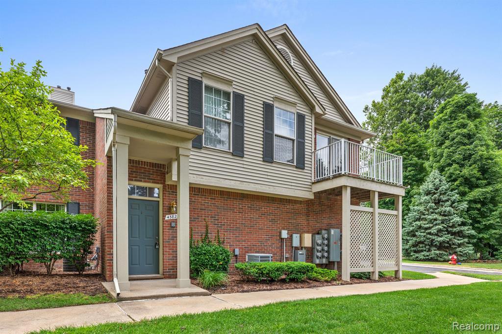 Primary Photo - 43822 Rushcliffe Dr