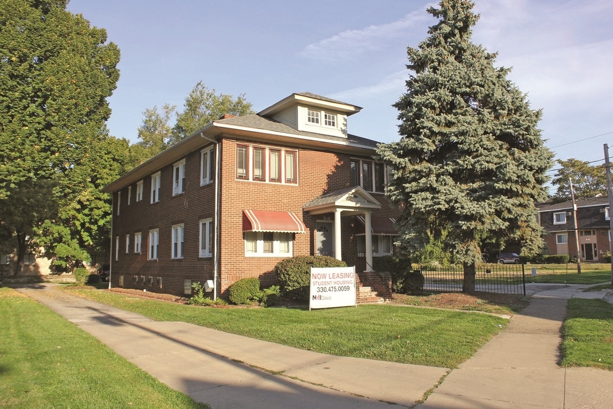 Primary Photo - 450 Sumner St