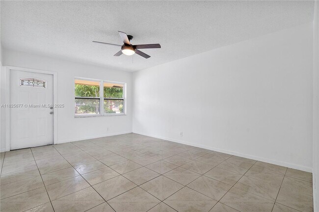 Foto del edificio - 535 NW 18th St