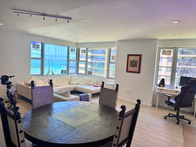 Building Photo - 5255 Collins Ave