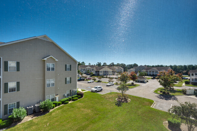 Foto del edificio - 5852 Longwood Dr