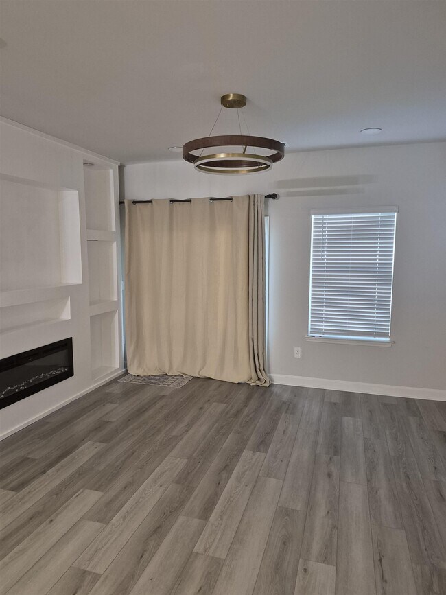 Foto del edificio - 4320 Falls Oaks St