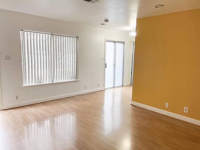 Building Photo - 3385 La Selva St