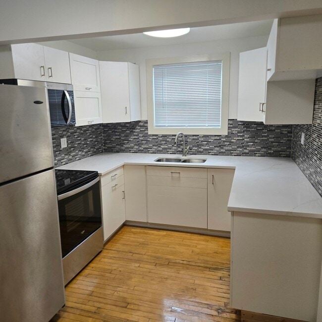 Building Photo - 4137 N Bernard St