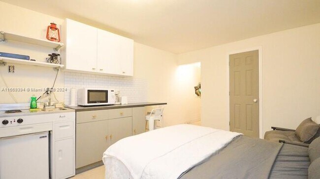 Foto del edificio - 1768 SW 22nd Ave