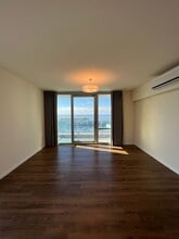 Building Photo - 1391 Kapiolani Blvd