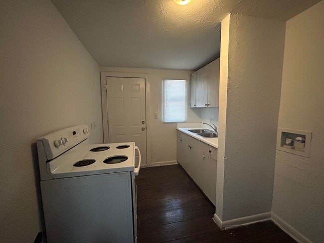 Building Photo - Nolan Street Duplex