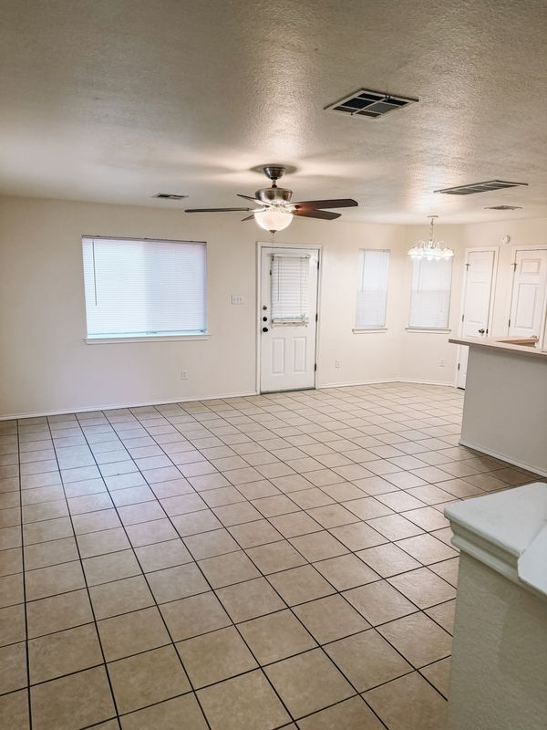 Foto del edificio - 915 Sagewood Trail