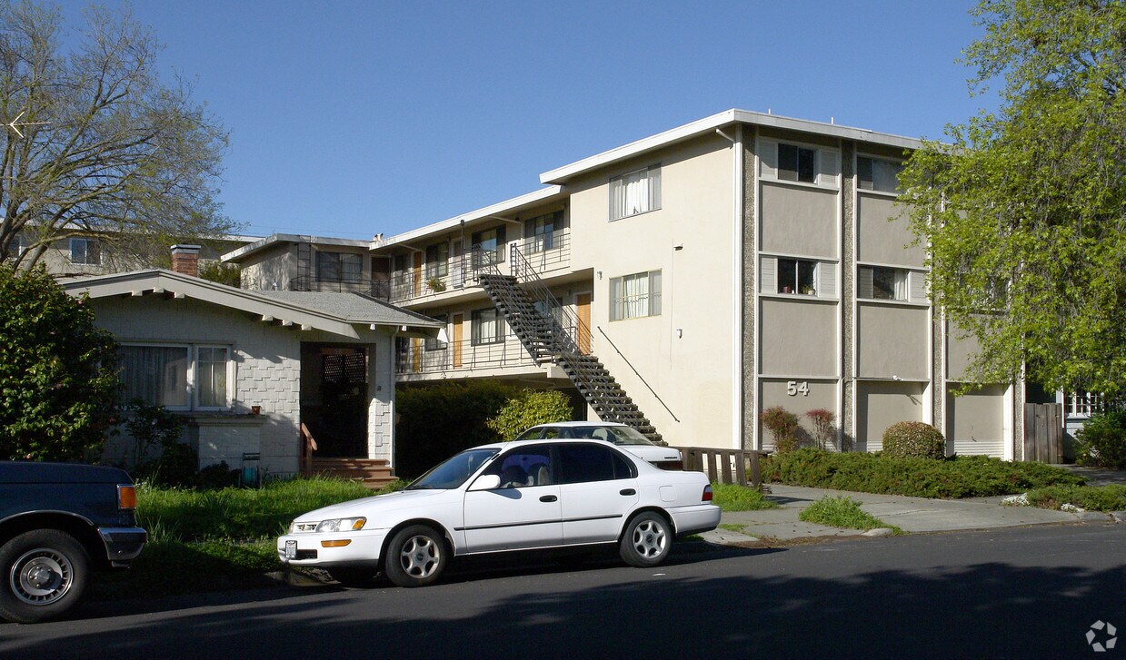 Primary Photo - Clinton Street Apartments