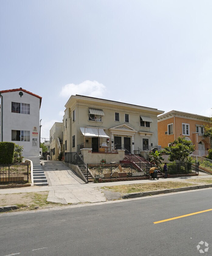Primary Photo - 826 S Normandie Ave
