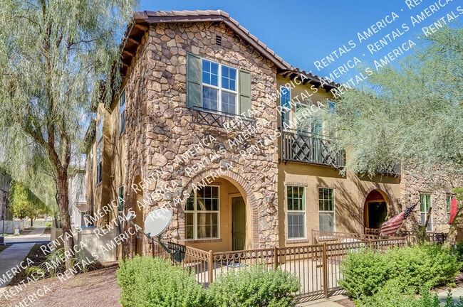 Building Photo - 2727 S Equestrian Dr