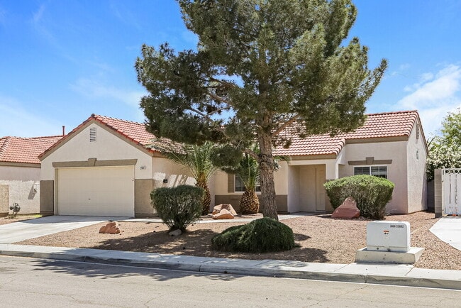 Building Photo - 2801 Lava Rock Ave