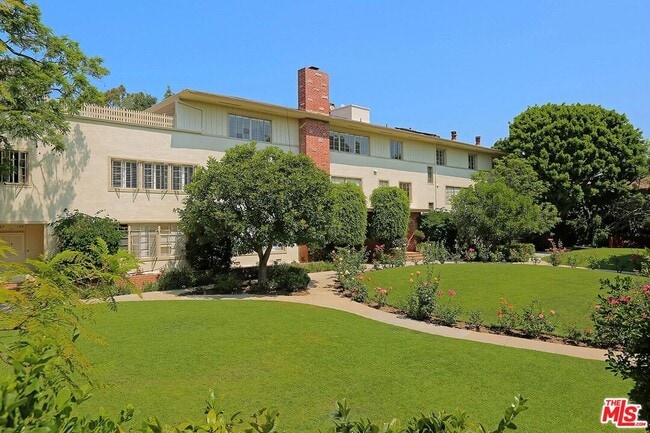 Building Photo - 11901 W Sunset Blvd