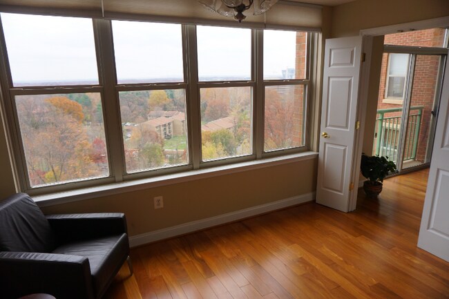 Building Photo - 11776 Stratford House Pl